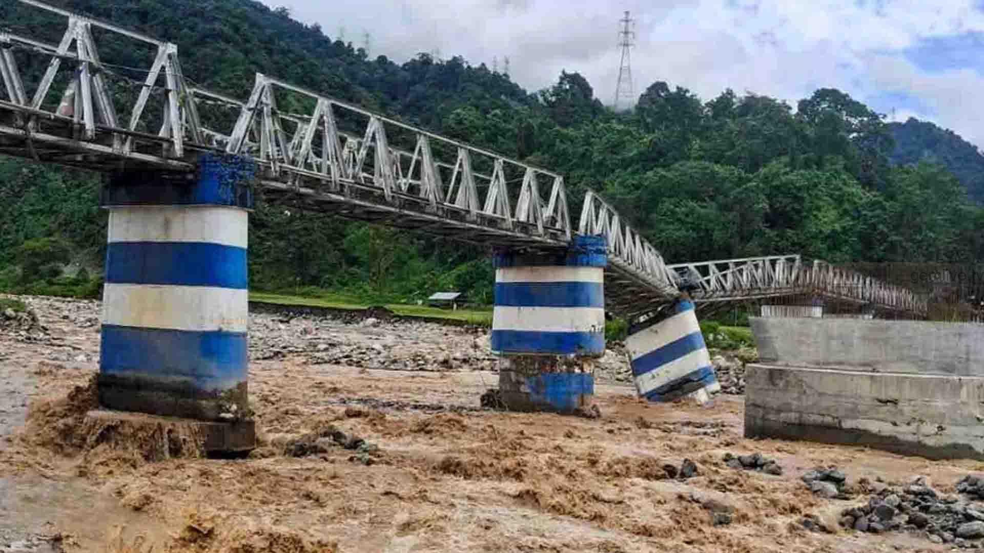 West Bengal : டார்ஜிலிங்கில் மழை வெள்ளம் மண்சரிவு – கிரண் ரிஜிஜு ஆய்வு