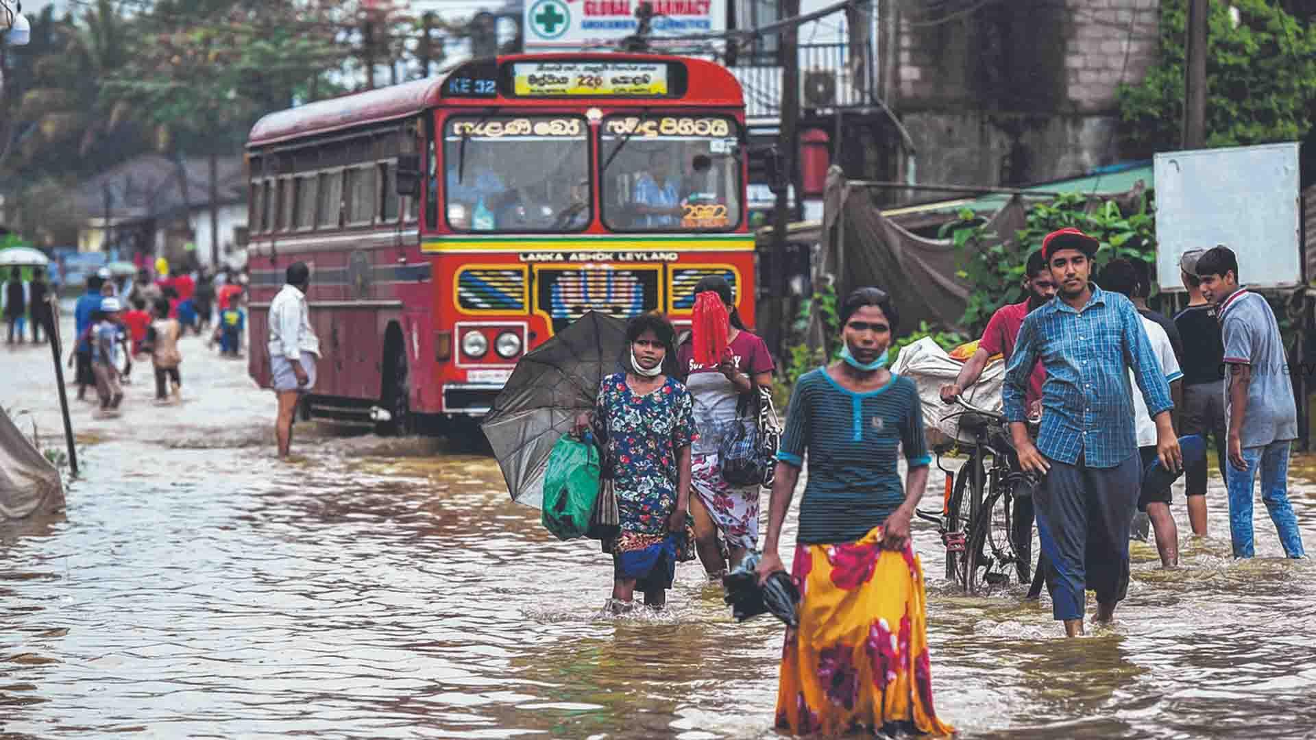 Tamilnadu : மழையால் மக்களின் இயல்பு வாழ்க்கை பாதிப்பு.!