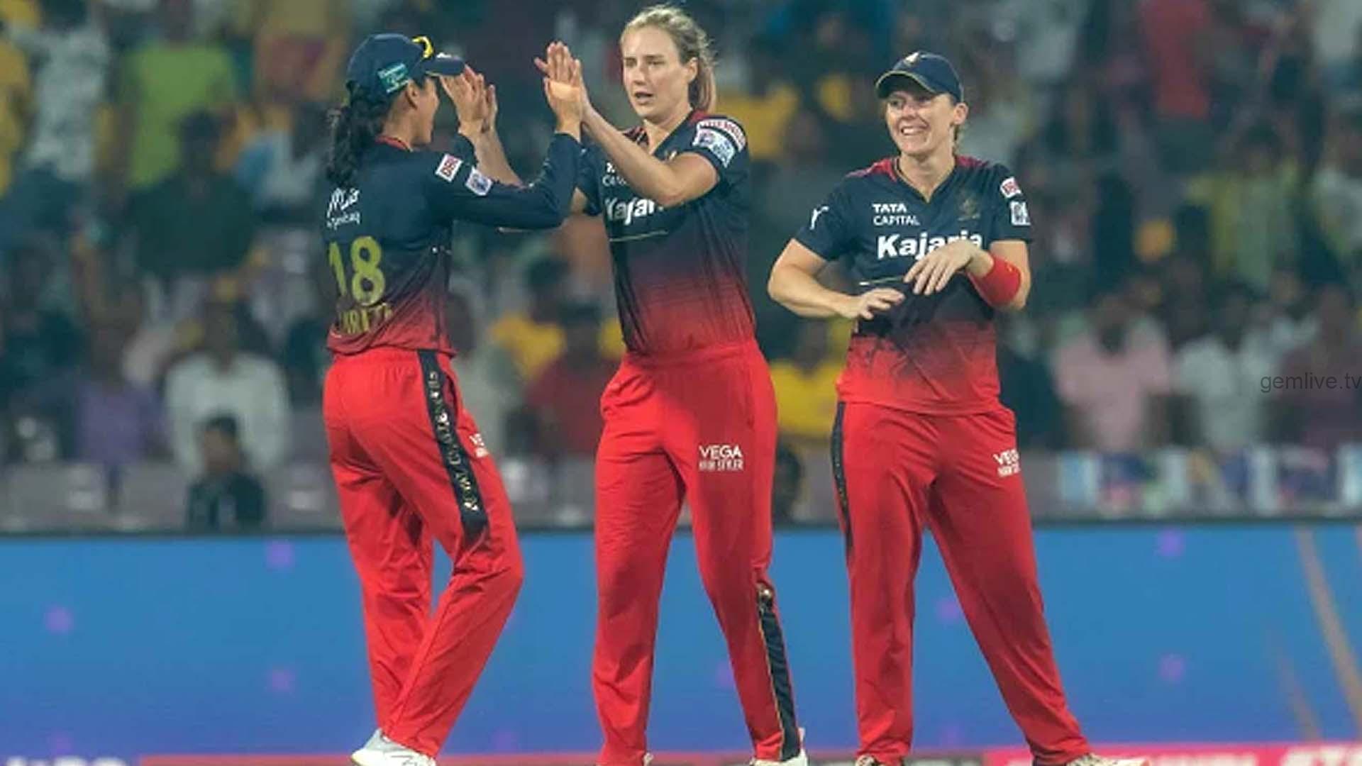 பெங்களூரு அணியின் பந்துவீச்சு மற்றும் பேட்டிங்கில் மிரட்டல் வெற்றி.