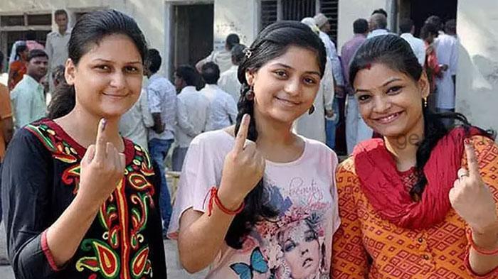 Kerala : களைக்கட்டும் தேர்தல் மையம்.. நாளை நடைபெறும் வாக்குப்பதிவு..!