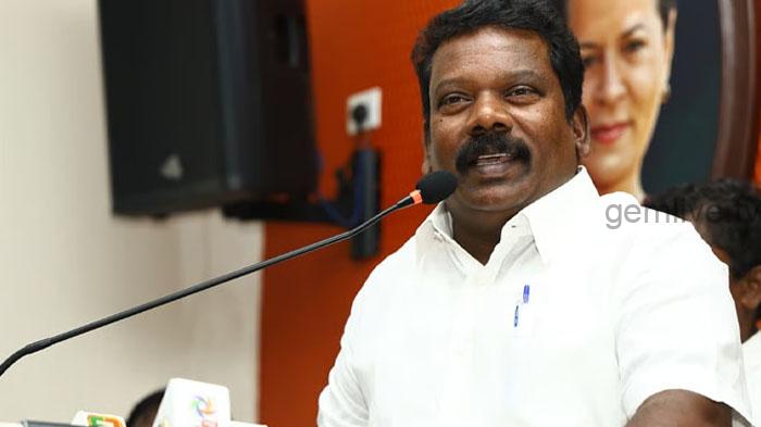 தான் வீட்டில் இருந்தபோது ஐடி அதிகாரிகள் சோதனை- செல்வப்பெருந்தகை.!