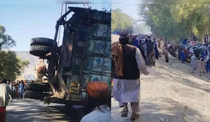 Pakistan : லாரி கவிழ்ந்து 22 பேர் சம்பவ இடத்திலேயே உயிரிழப்பு.!