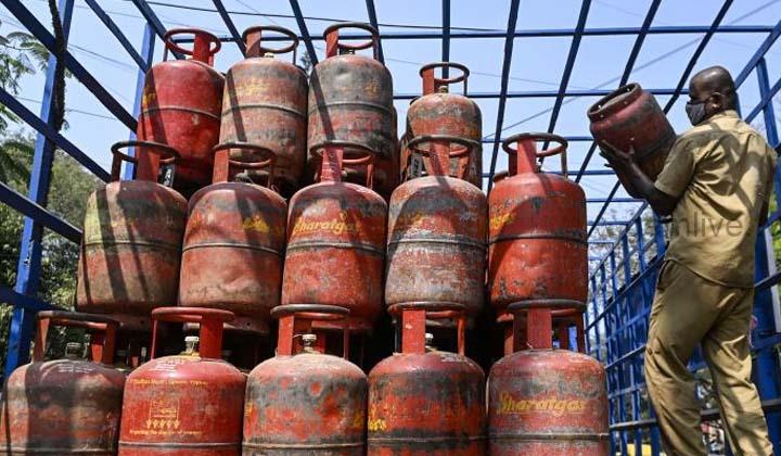 வணிக எரிவாயு விலை குறைப்பால் வணிகர்கள் மகிழ்ச்சி!