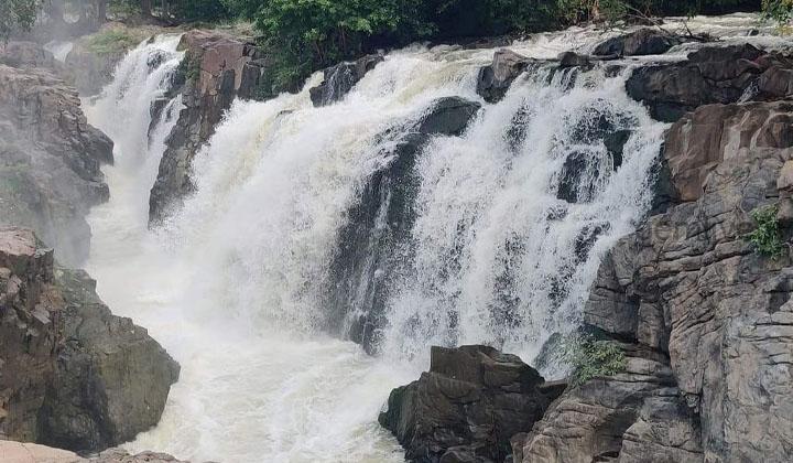 ஒகேனக்கல்லில் காவிரி ஆற்றில் நீர்வரத்து 5 ஆயிரம் கன அடியாகச் சரிவு.!