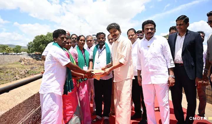 பயிர்க்கடன் தள்ளுபடி விவகாரம் – இடைத்தேர்தலில் தமிழக விவசாயிகள் தவெகவுக்கு எதிராக பிரசாரம்!