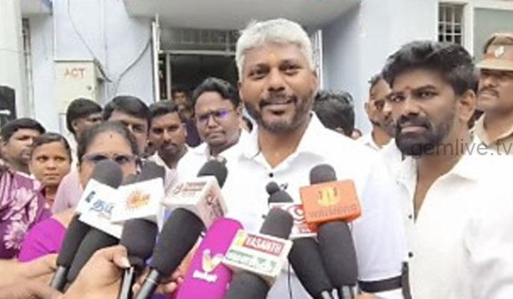 “நடிகர் தனுஷ் அரசியலுக்கு வர வாய்ப்புக் குறைவு” – அமைச்சர் மரிய வில்சன்.!